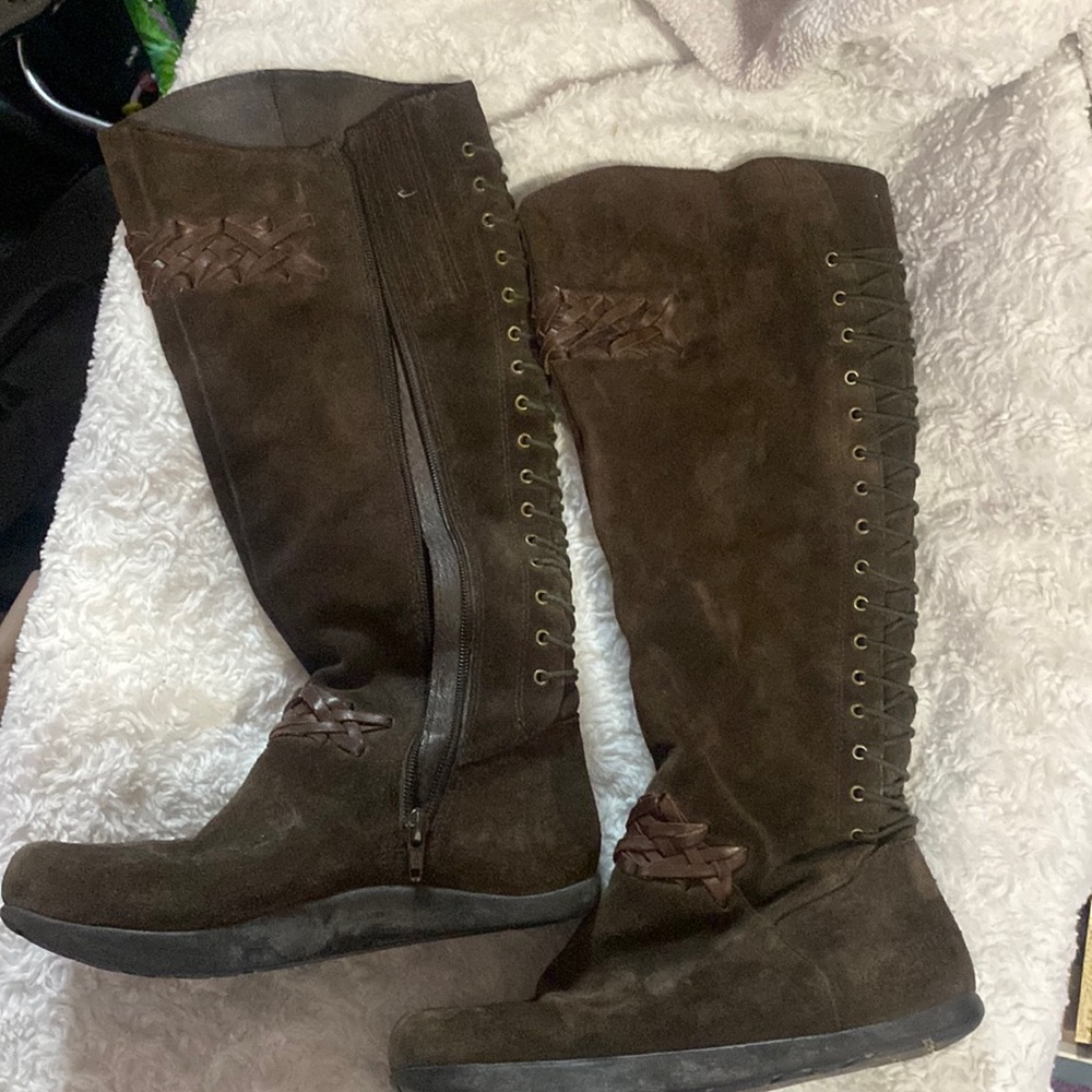 Earth Corset Beaver Brown Suede Pull On Side
Zip Tall Boots